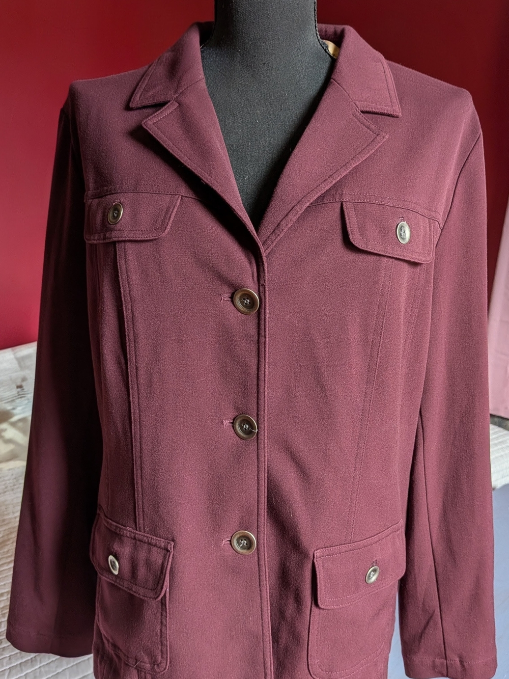 Women's Classic Tailored Coat in Burgundy size L